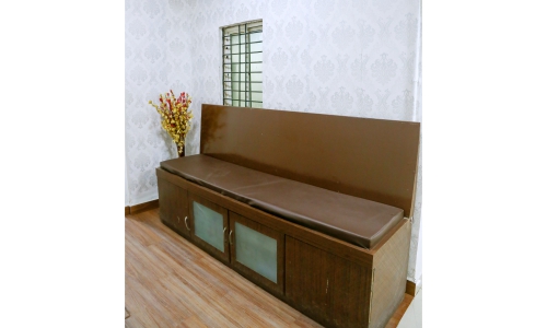 WAITING AREA